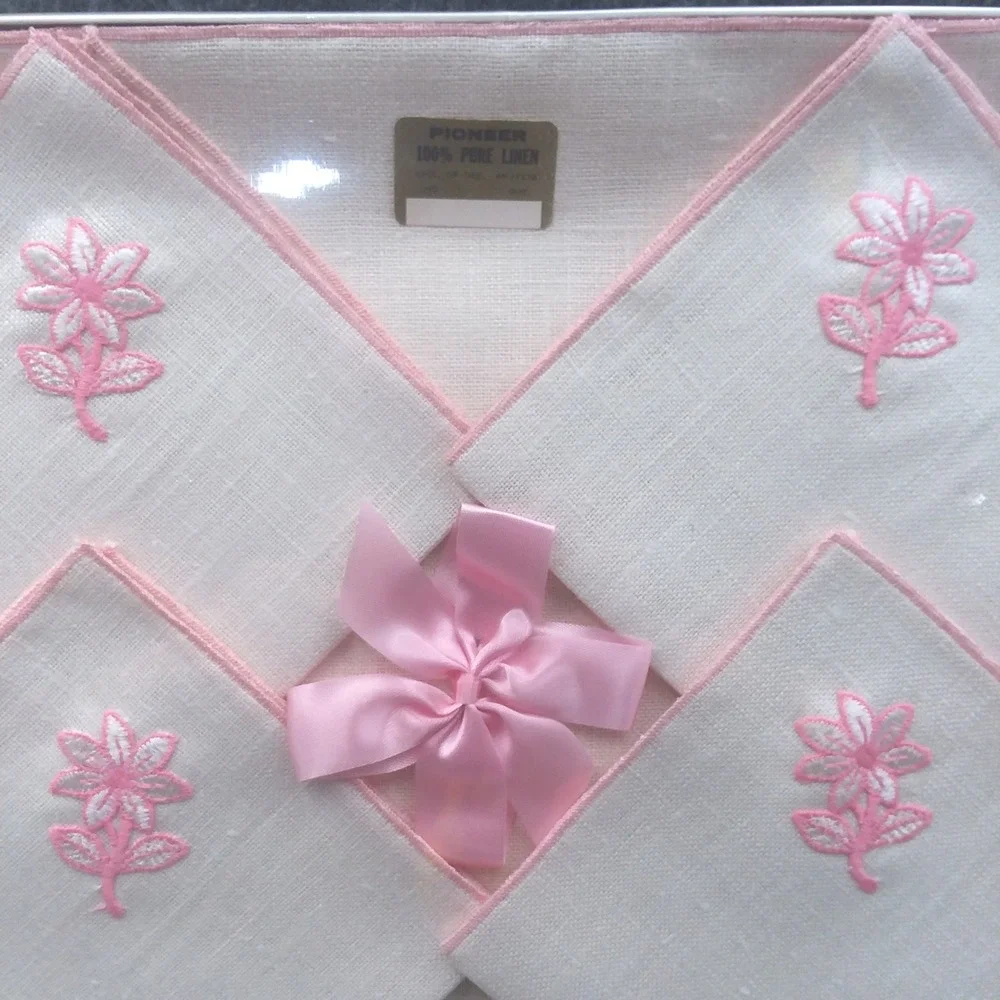 Vintage Pioneer Placemat Set 100% Linen Floral Embroidered Napkins 8‎ pc NOS